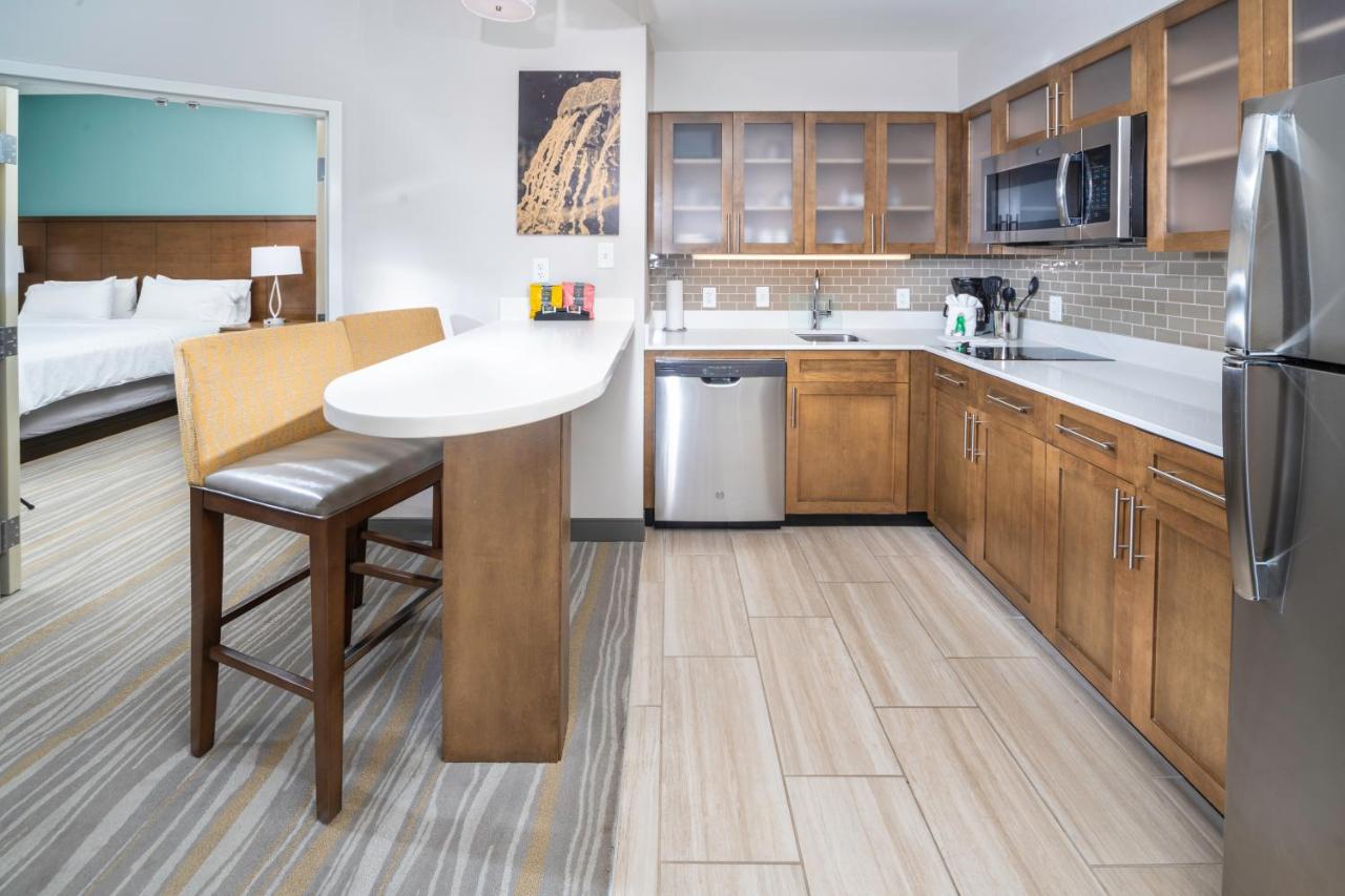 One-Bedroom Queen Suite - Hearing Accessible - Non-Smoking at Staybridge Suites Summerville by IHG