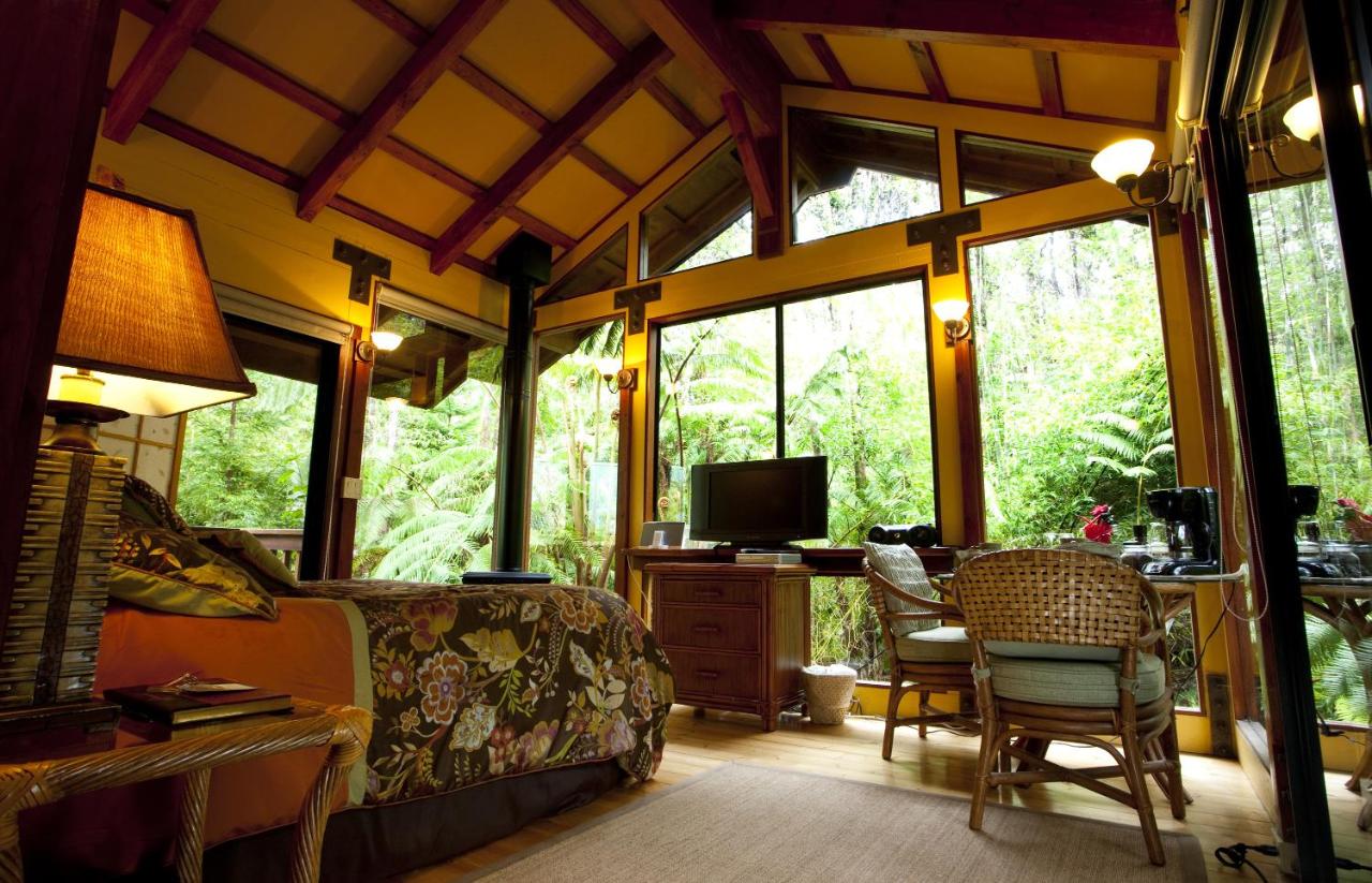| Volcano Village Lodge