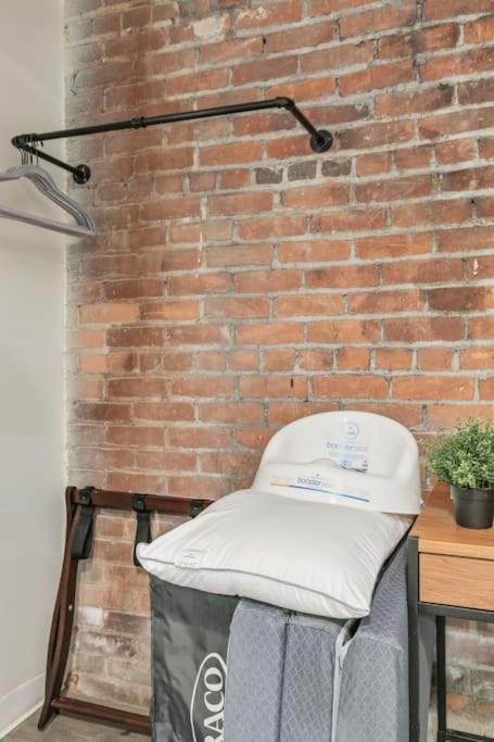 | Luxury Downtown Loft Studio Fifty Nine 18 Pets