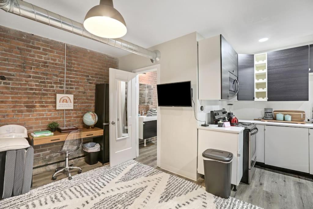 | Luxury Downtown Loft Studio Fifty Nine 18 Pets