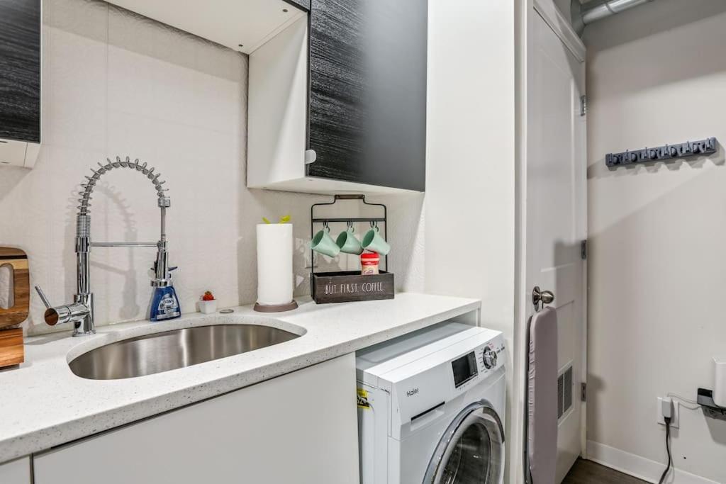 | Luxury Downtown Loft Studio Fifty Nine 18 Pets