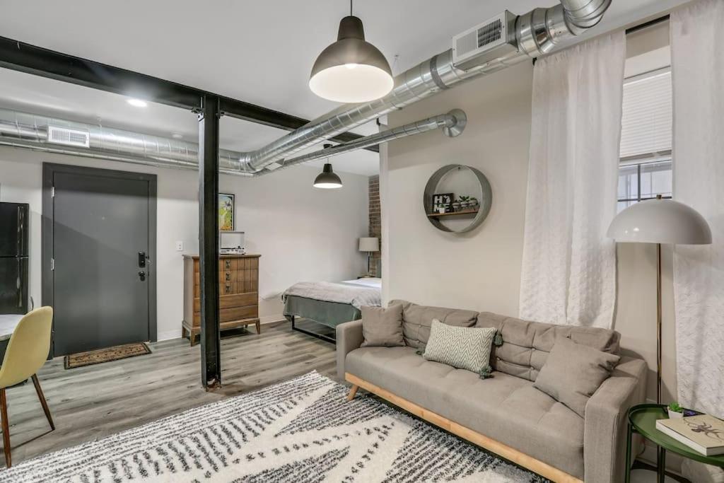 | Luxury Downtown Loft Studio Fifty Nine 18 Pets