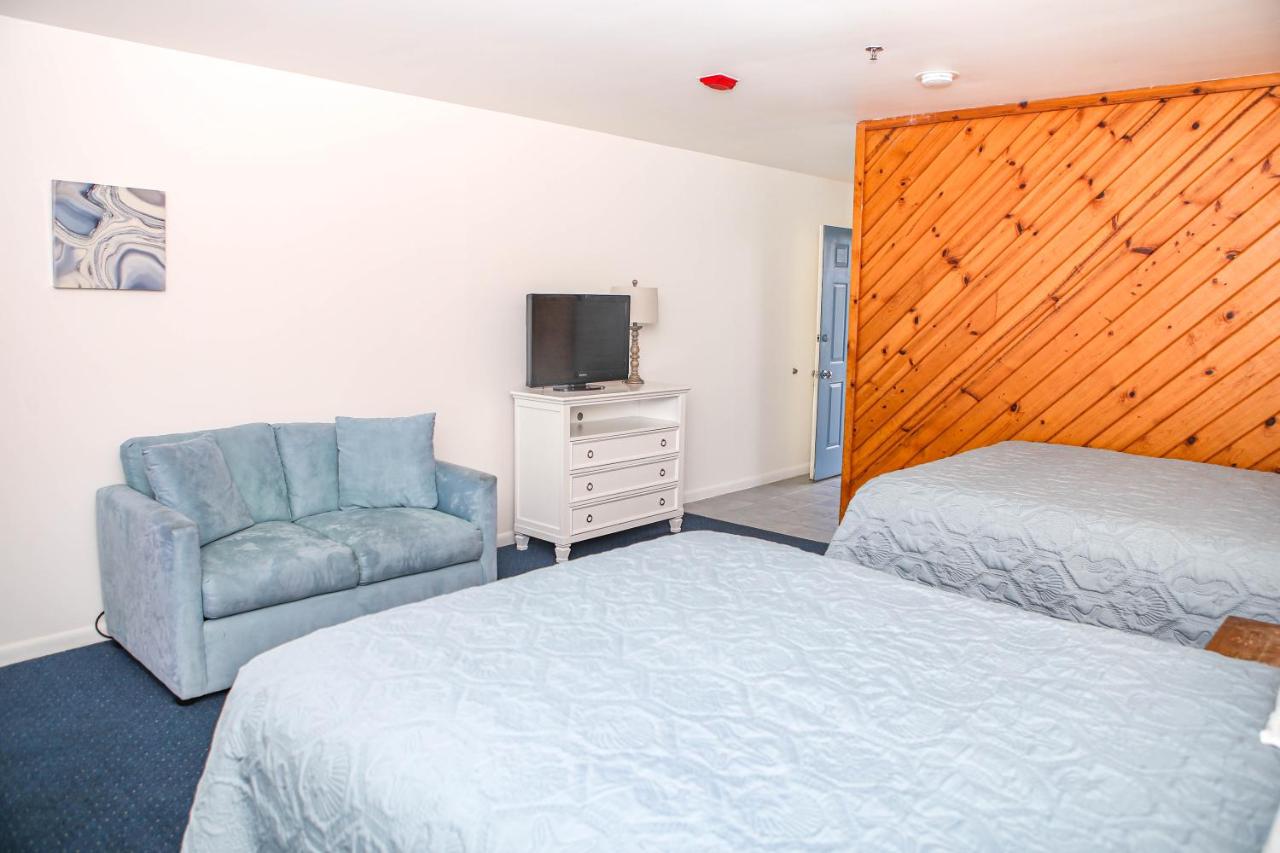 Queen Room with Sea View at Waterside Inn