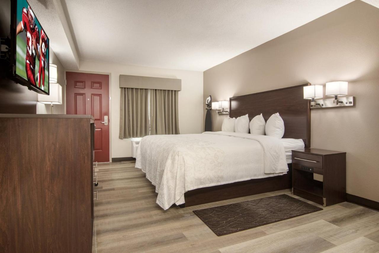 Superior King Room Smoke Free at Red Roof Inn PLUS+ & Suites Erie