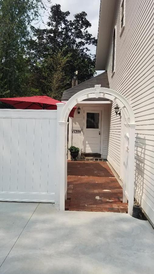 | Coeurd'Alene 5th Place Cottage