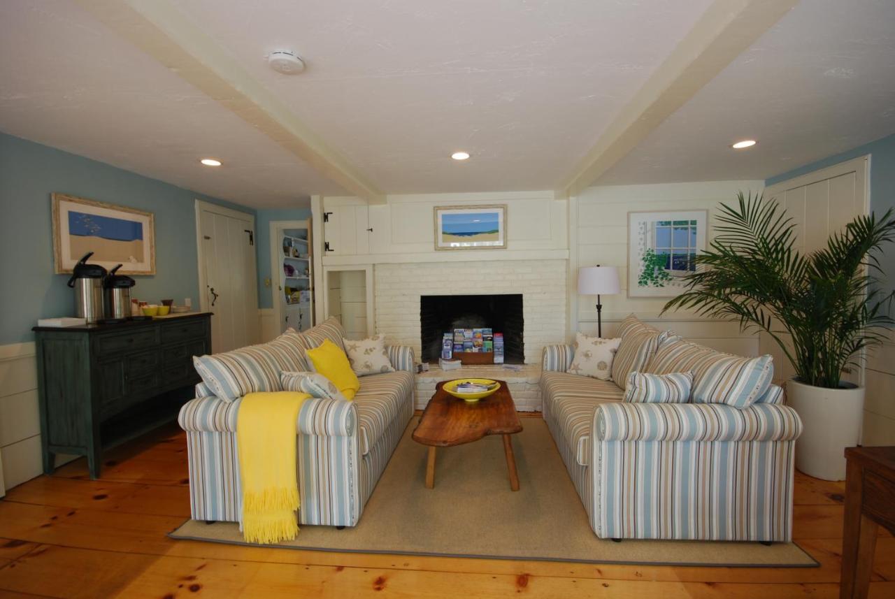 | Chatham Seafarer Inn