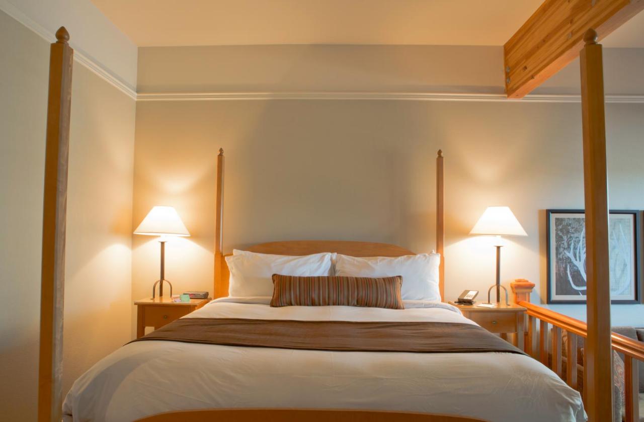Canyon View Suite with River View - Ground Floor at Pine Ridge Inn