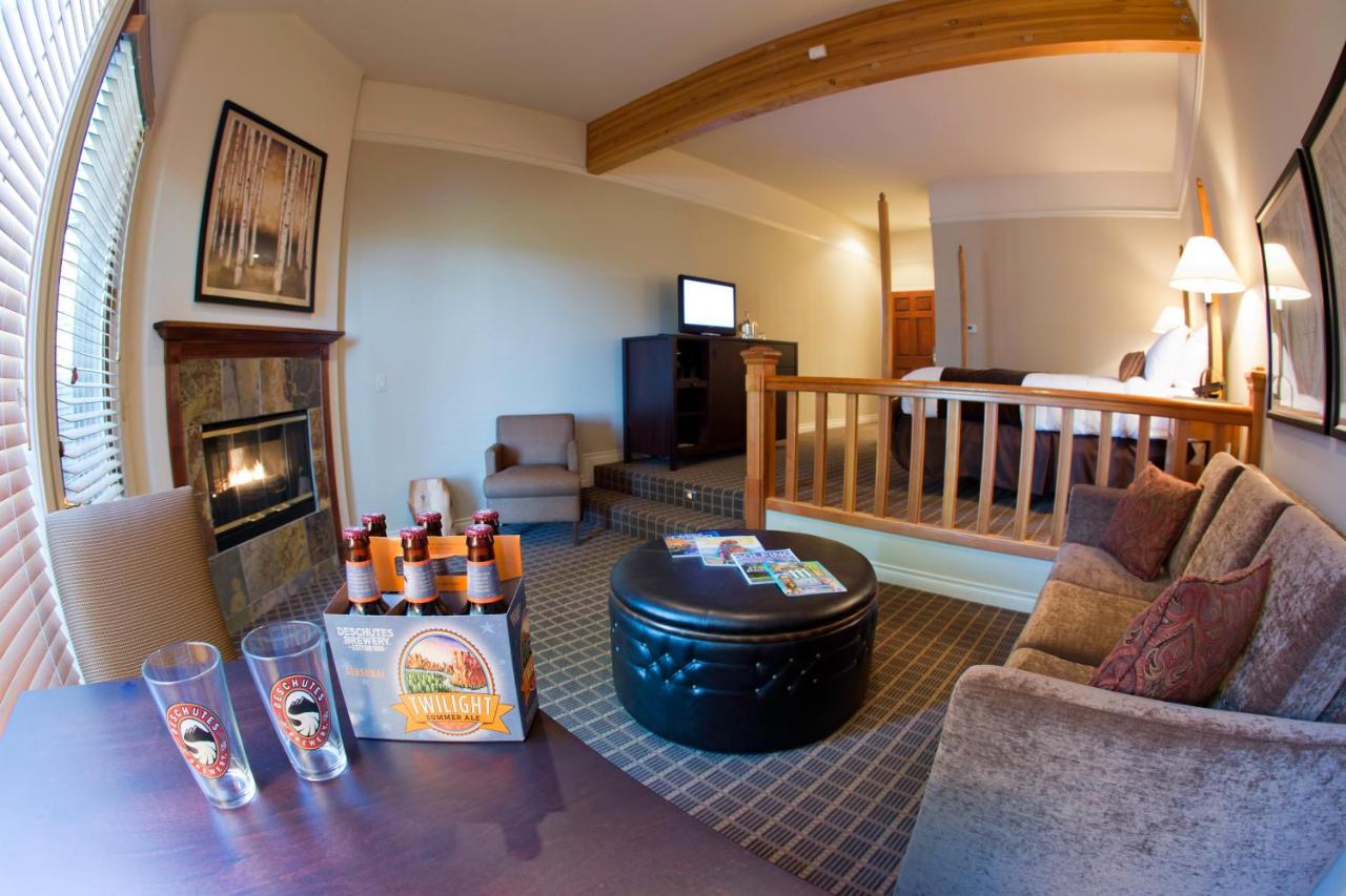 Canyon View Suite with River View - Ground Floor at Pine Ridge Inn