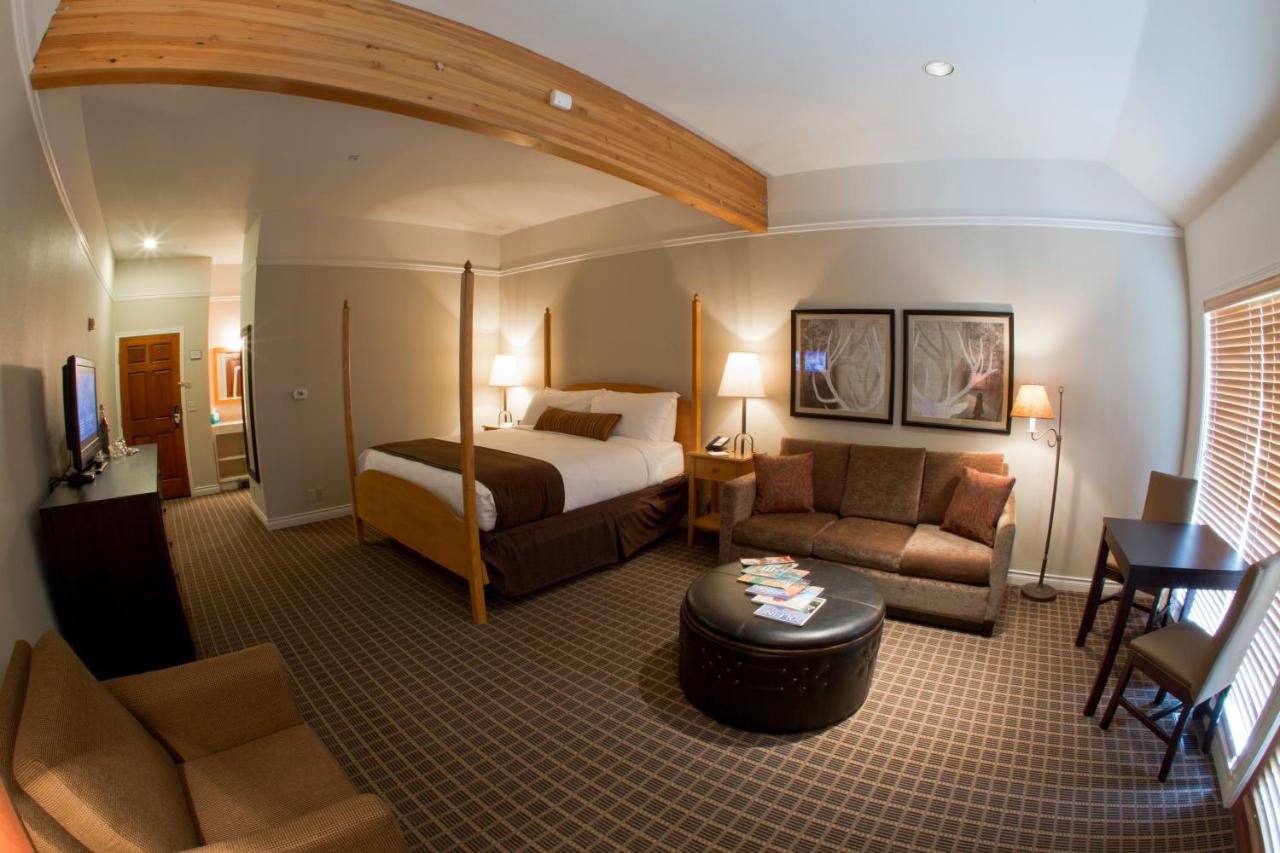 King Suite without River View - Ground Floor at Pine Ridge Inn