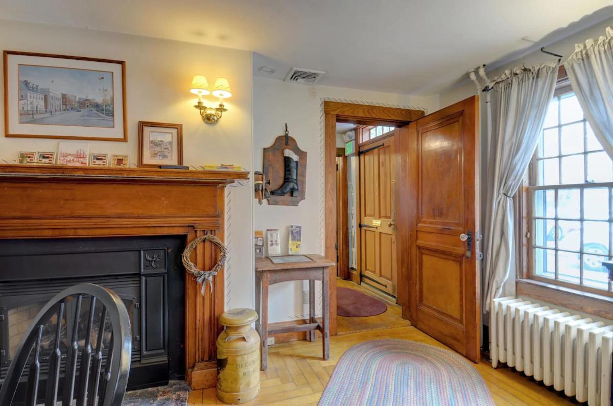 | Melville House Newport