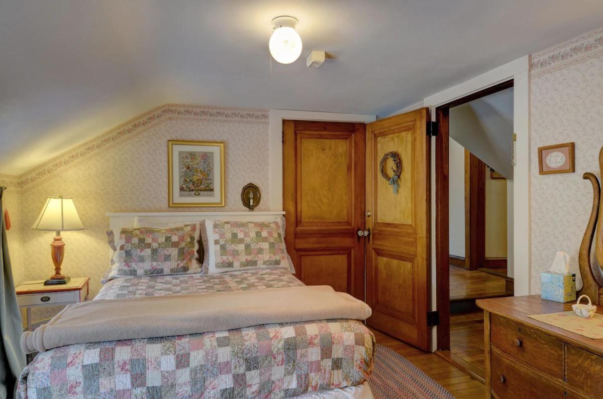 | Melville House Newport