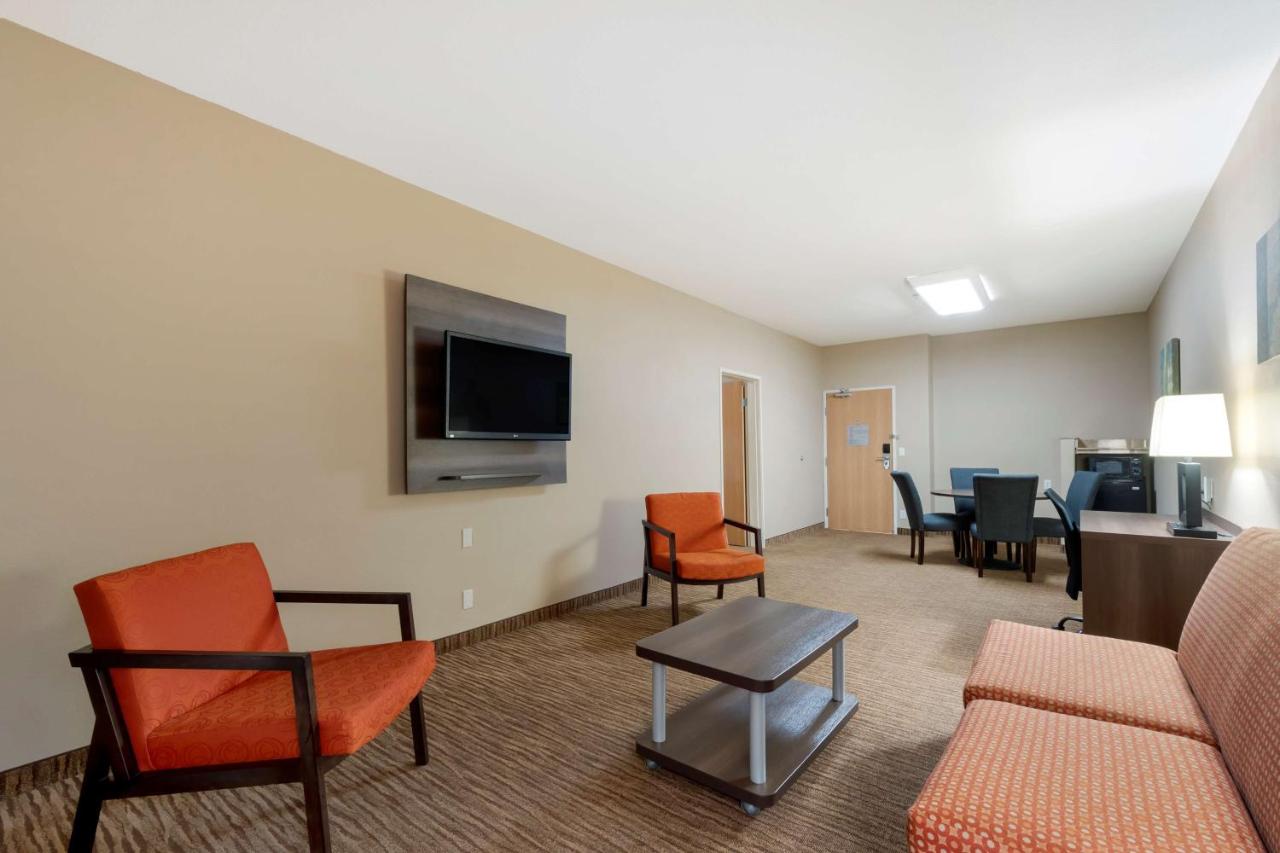 Queen Suite with Two Queen Beds and Sofa Bed at Best Western Plus DFW Airport Suites