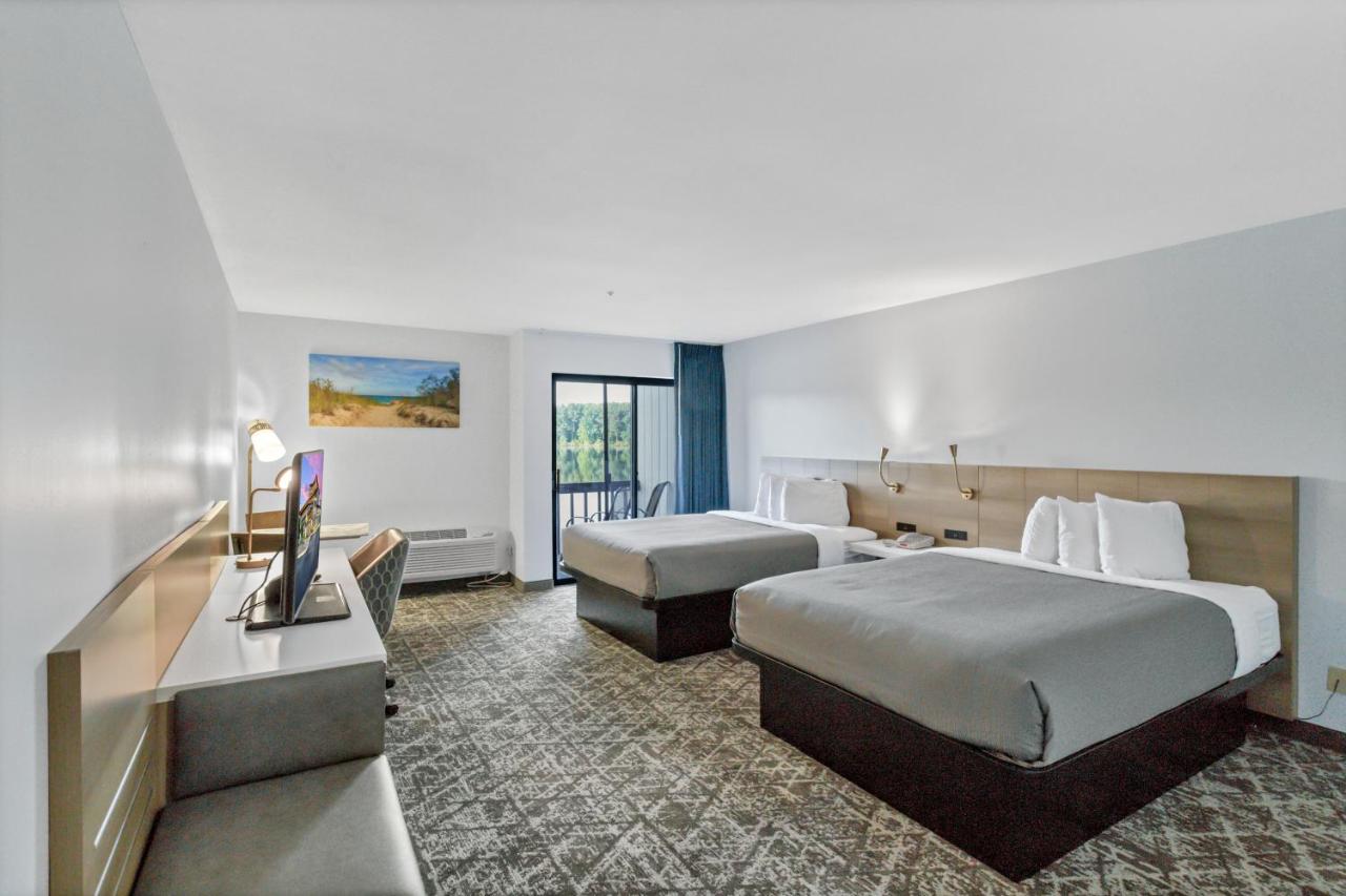 | Waterbird Lakeside Inn