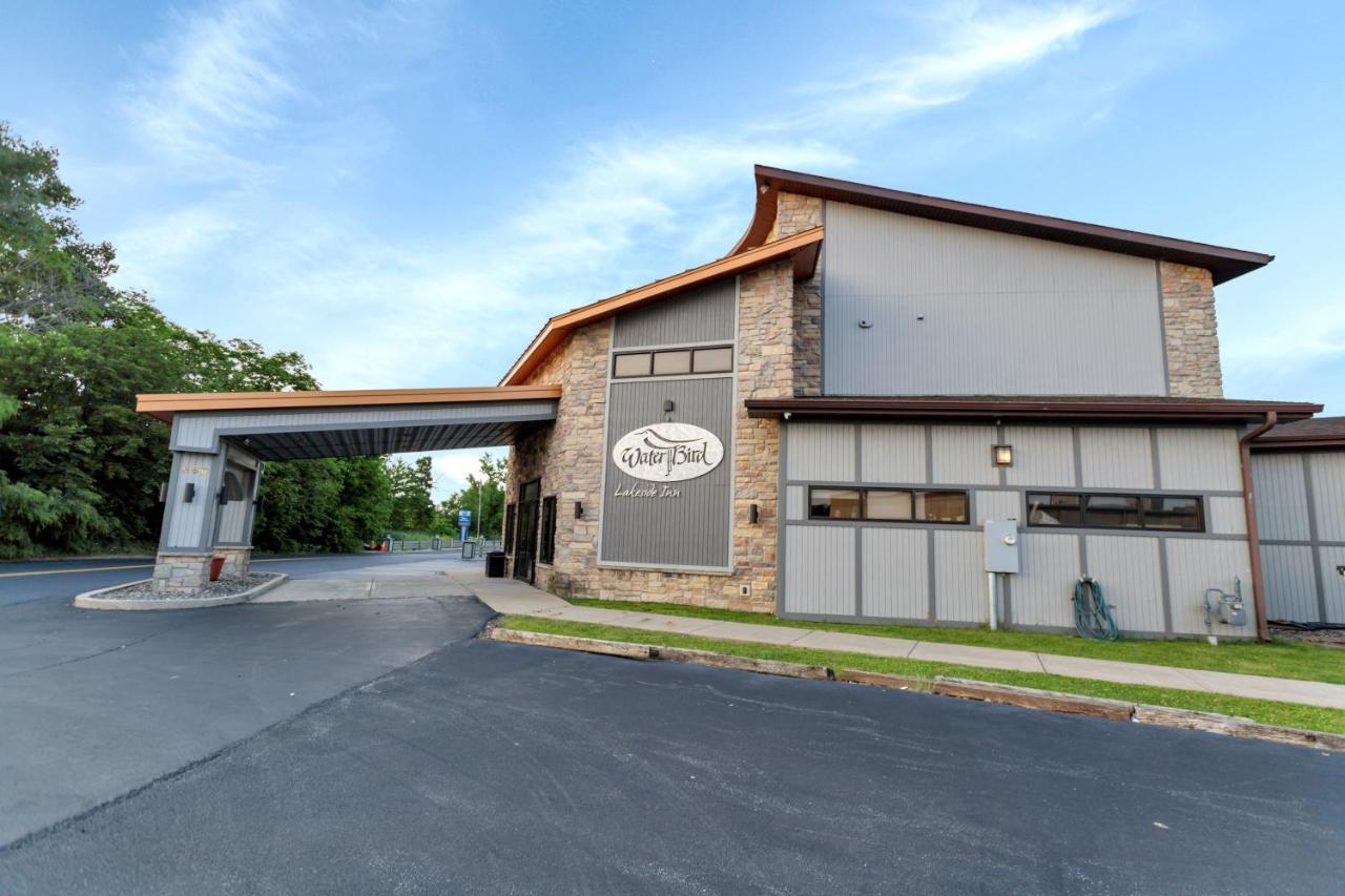 | Waterbird Lakeside Inn