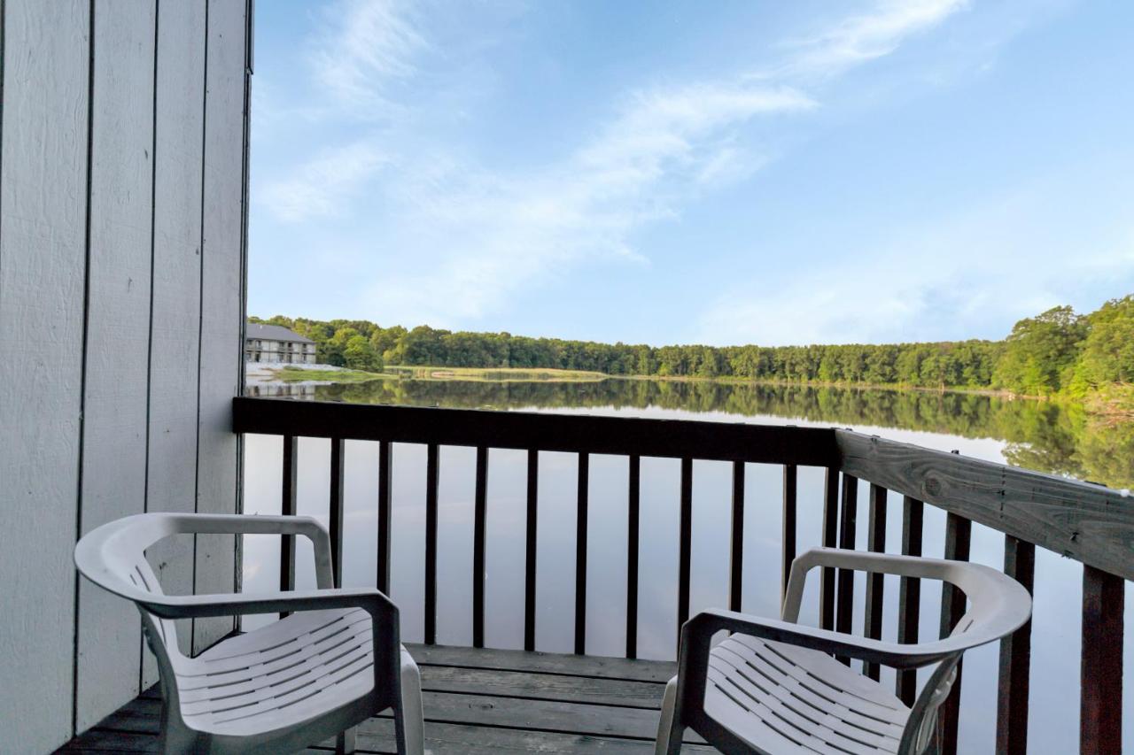 | Waterbird Lakeside Inn