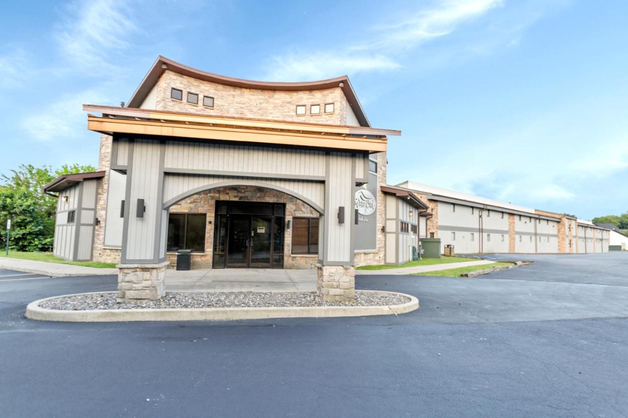 | Waterbird Lakeside Inn