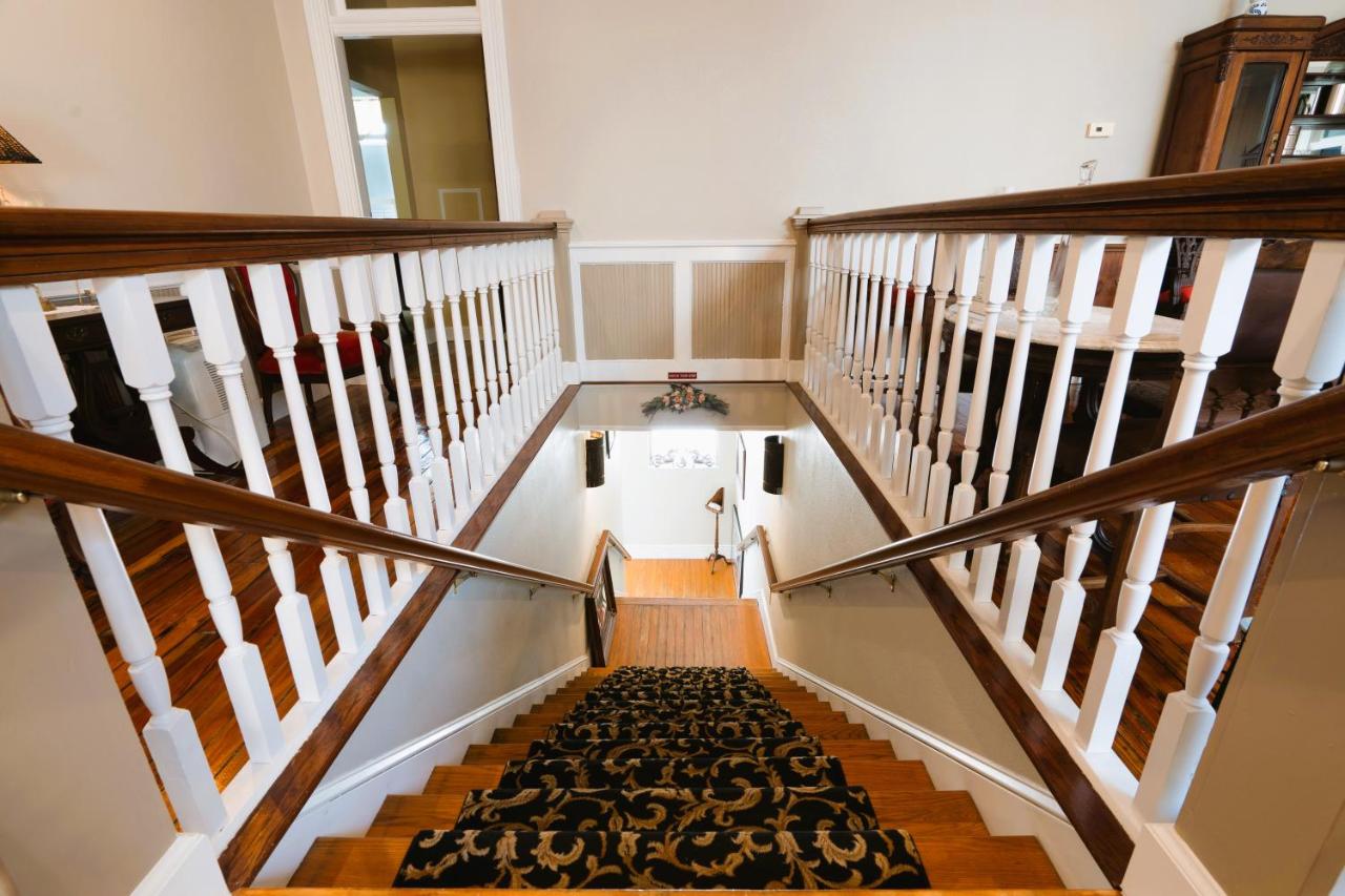  | Oak Park Inn by OYO