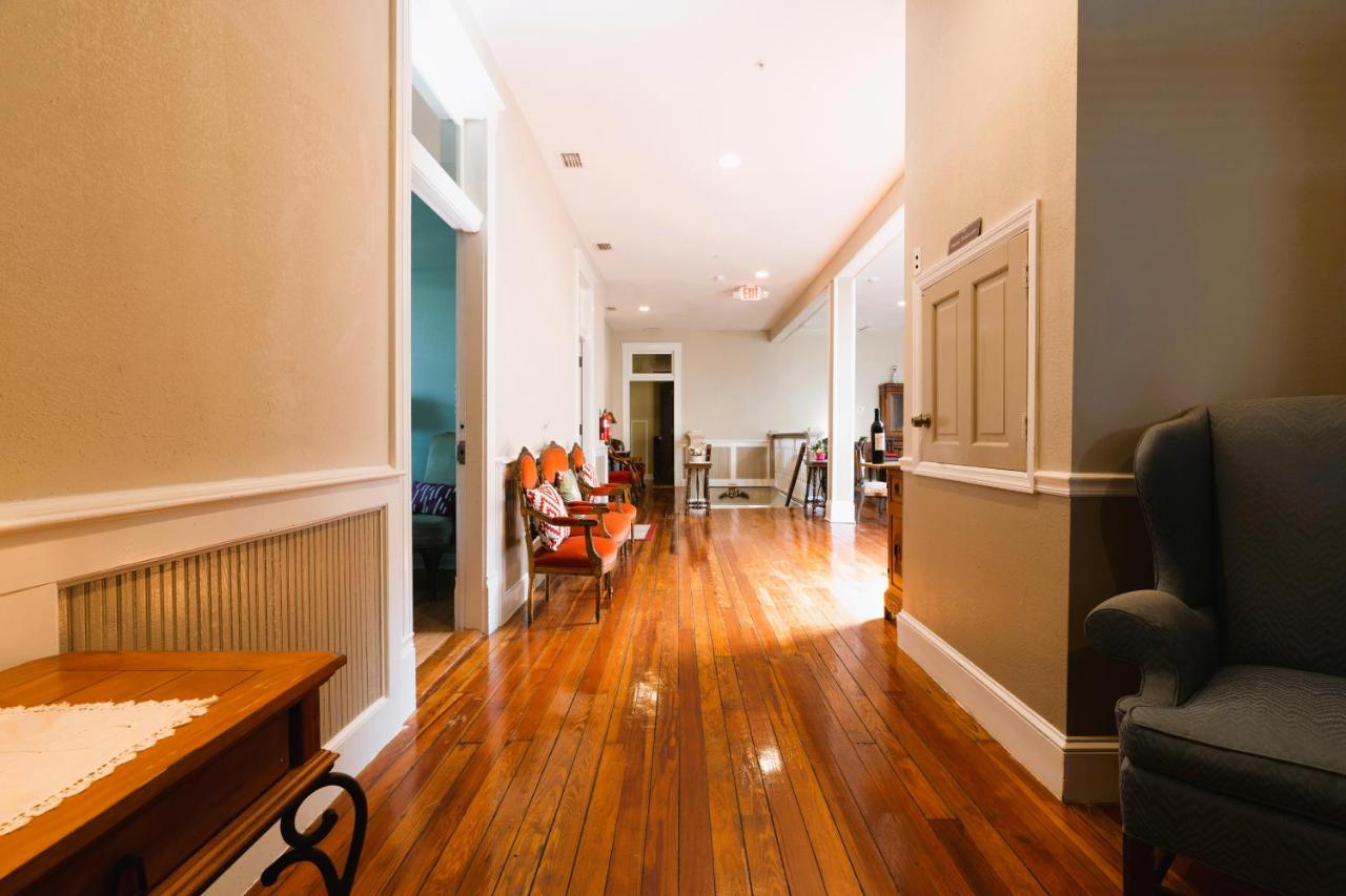 | Oak Park Inn by OYO