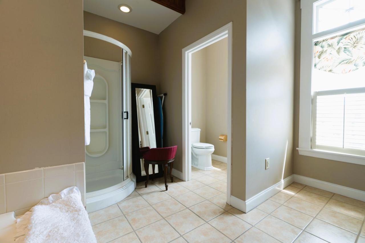  | Oak Park Inn by OYO