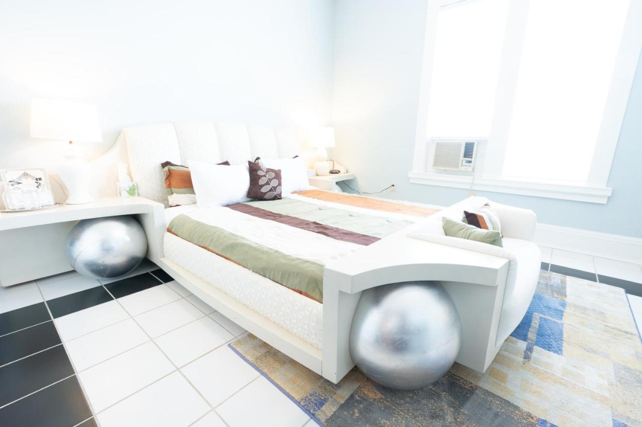  | Oak Park Inn by OYO
