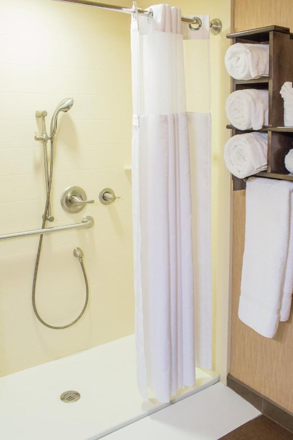 | Little Missouri Inn & Suites Watford City