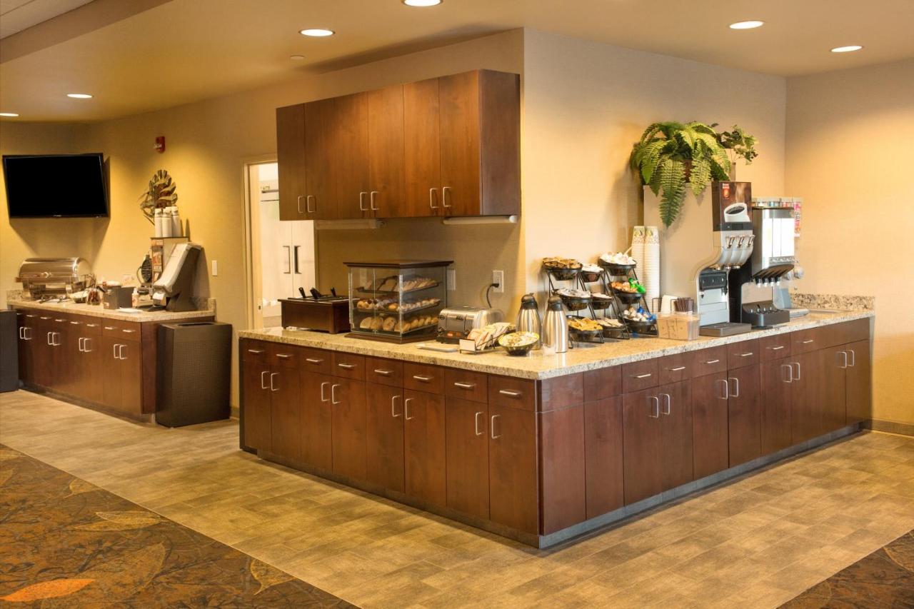 | Little Missouri Inn & Suites Watford City
