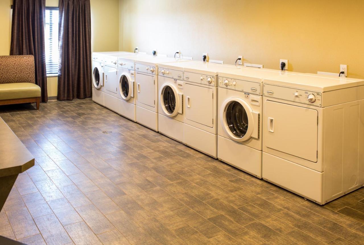 | Little Missouri Inn & Suites Watford City