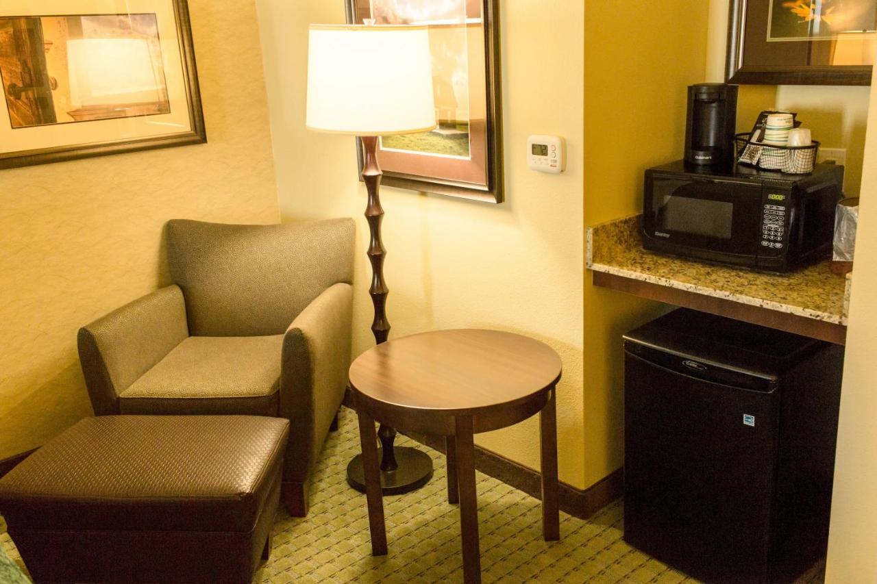 | Little Missouri Inn & Suites Watford City