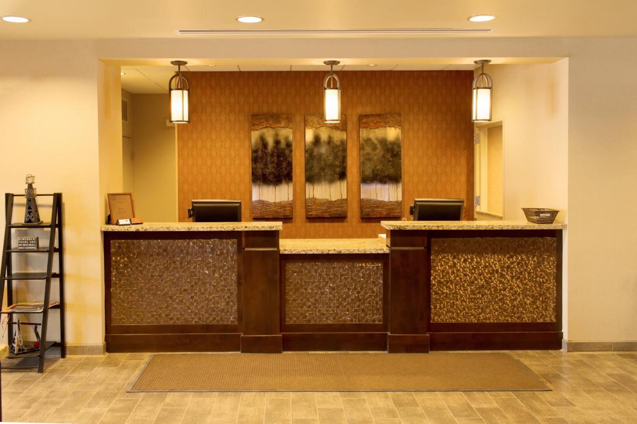 | Little Missouri Inn & Suites Watford City