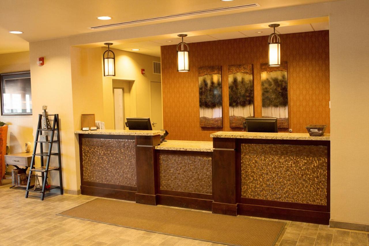 | Little Missouri Inn & Suites Watford City
