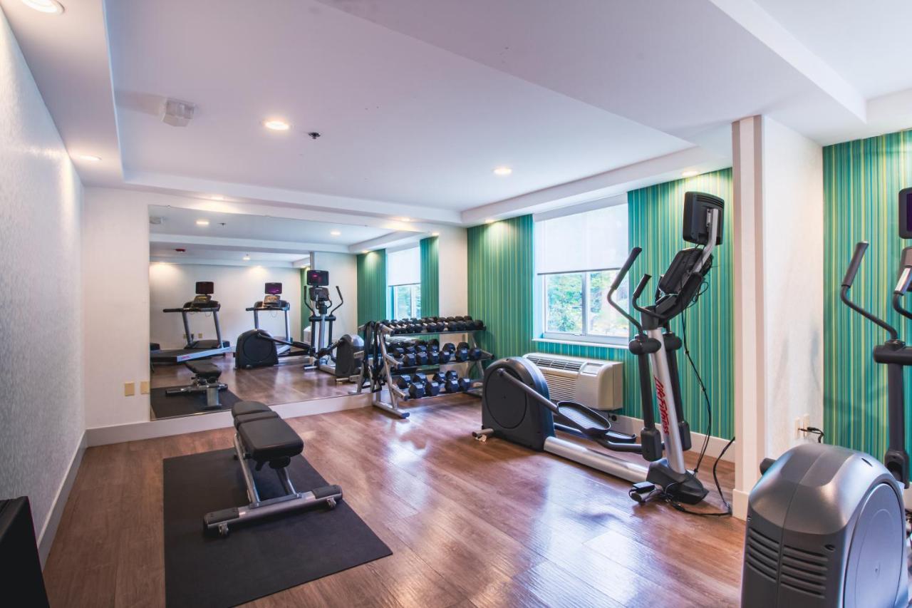| Holiday Inn Express & Suites - Lincoln East - White Mountains, an IHG Hotel