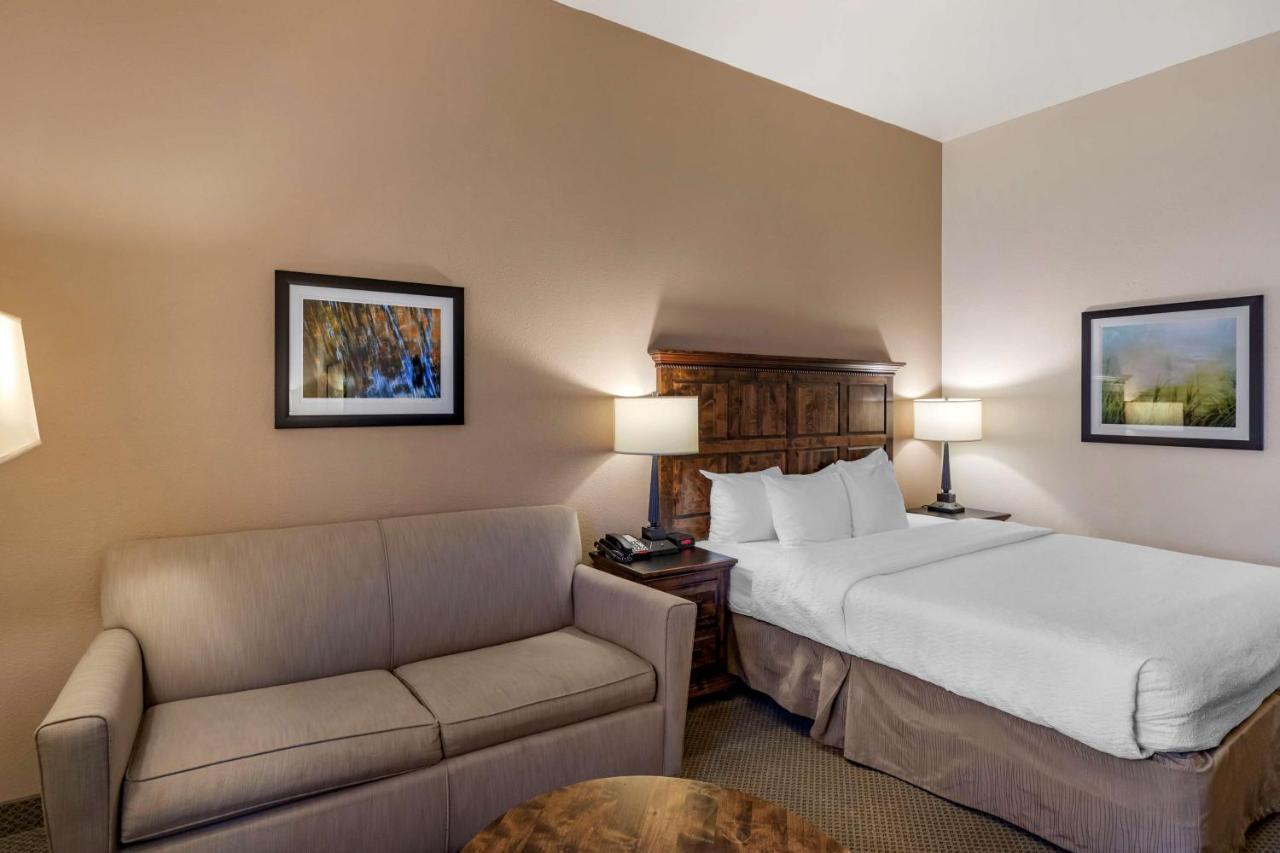 King Room - Non-Smoking at Best Western Brighton Inn