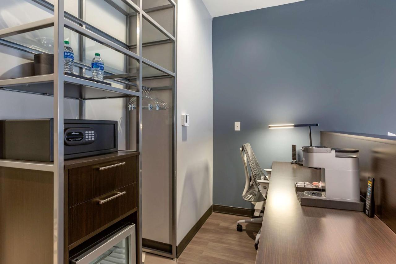 King Room at Vīb Hotel by Best Western Phoenix - Tempe