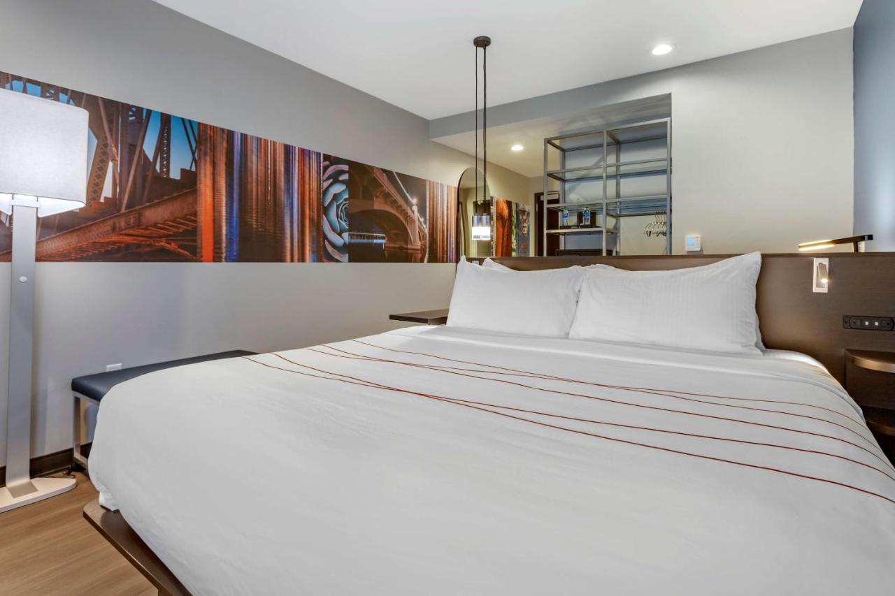 King Room - Non-Smoking at Vīb Hotel by Best Western Phoenix - Tempe
