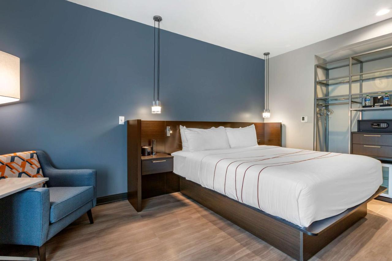 King Room at Vīb Hotel by Best Western Phoenix - Tempe