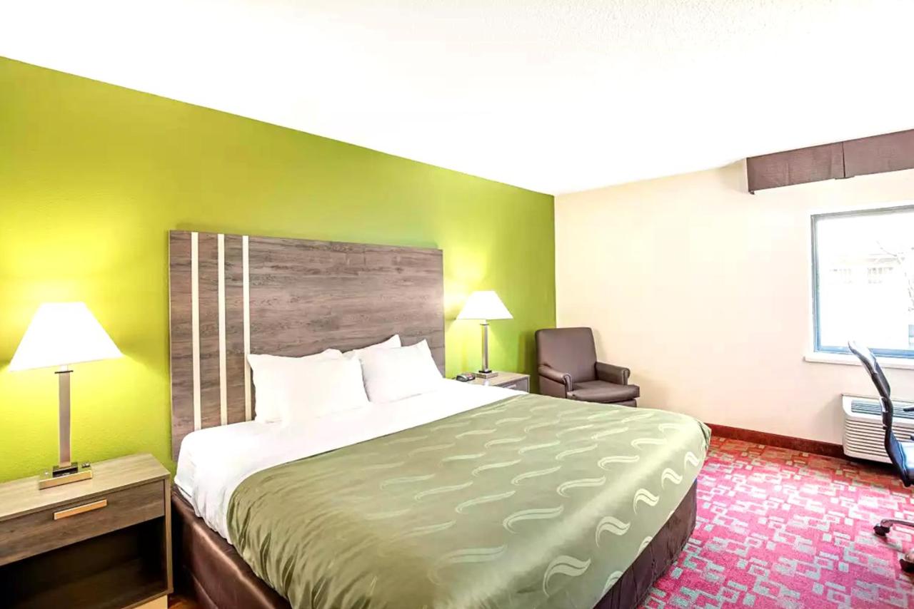 Standard King Room at Norwood Inn & Suites Milwaukee