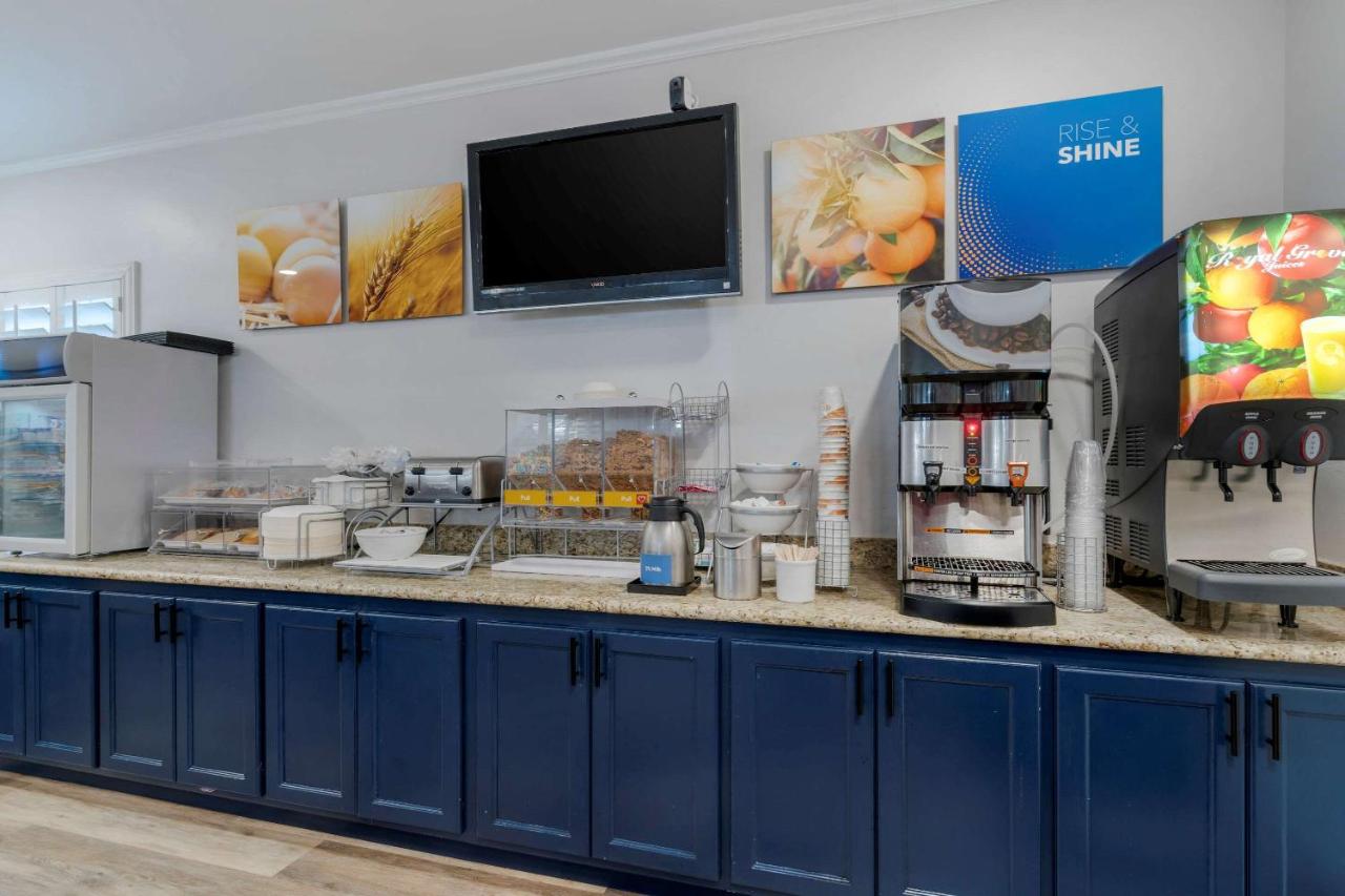 | Comfort Inn Carmel By the Sea