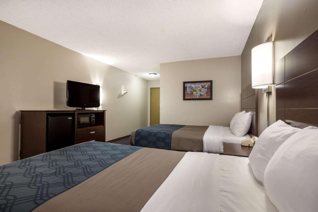 | Econo Lodge Darien Lakes