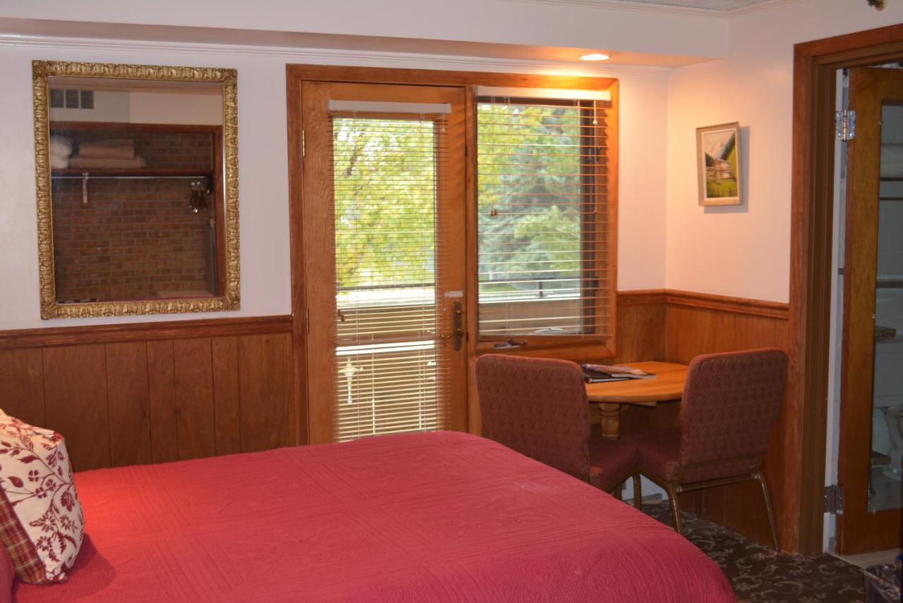 Standard Triple Room at Mountain Chalet Aspen