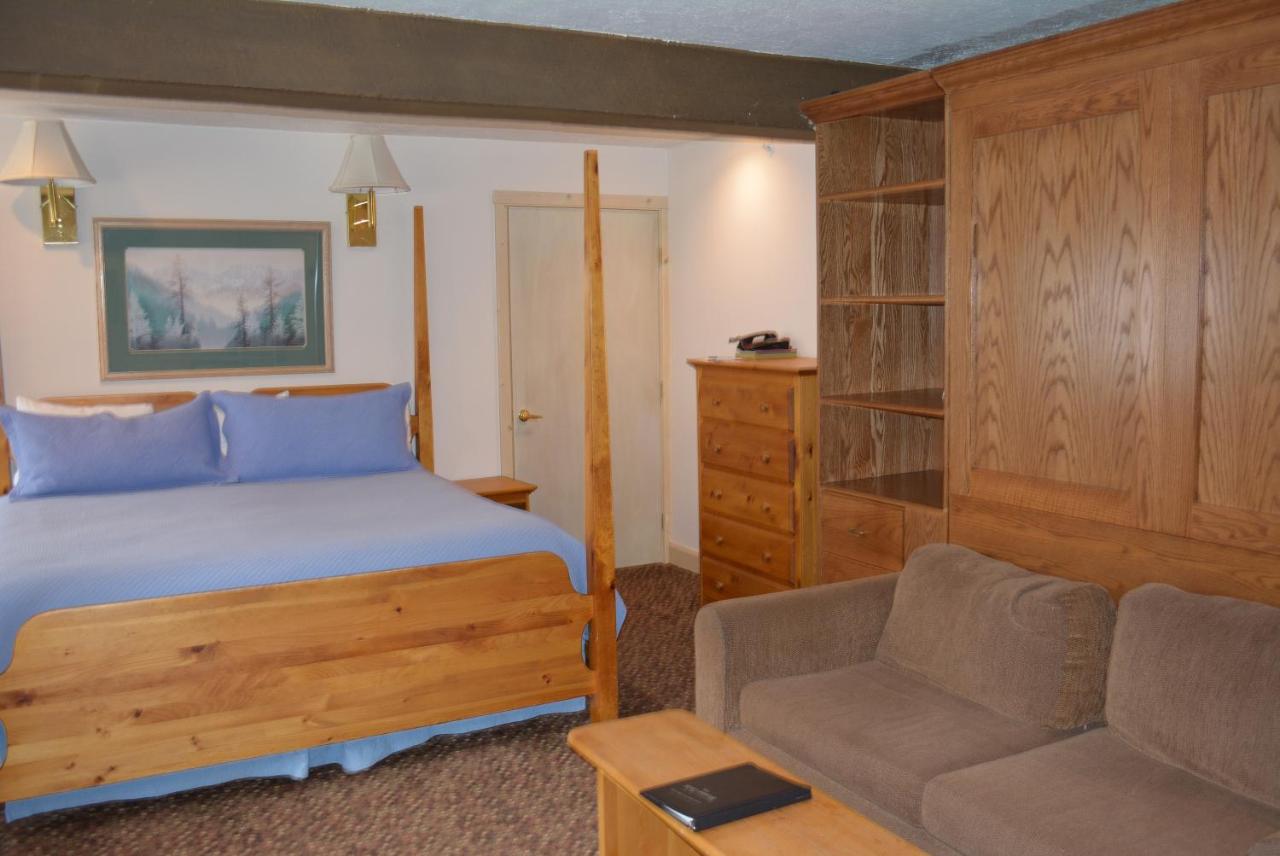 Superior Quadruple Room at Mountain Chalet Aspen