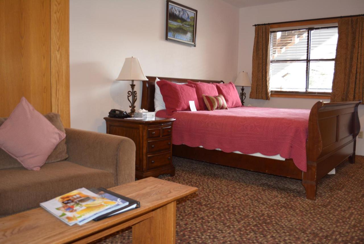Superior Quadruple Room at Mountain Chalet Aspen