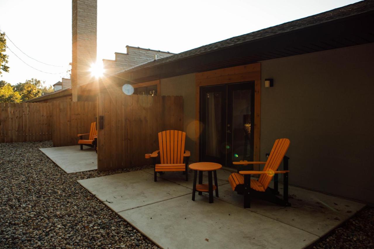 | 4411 Inn & Suites