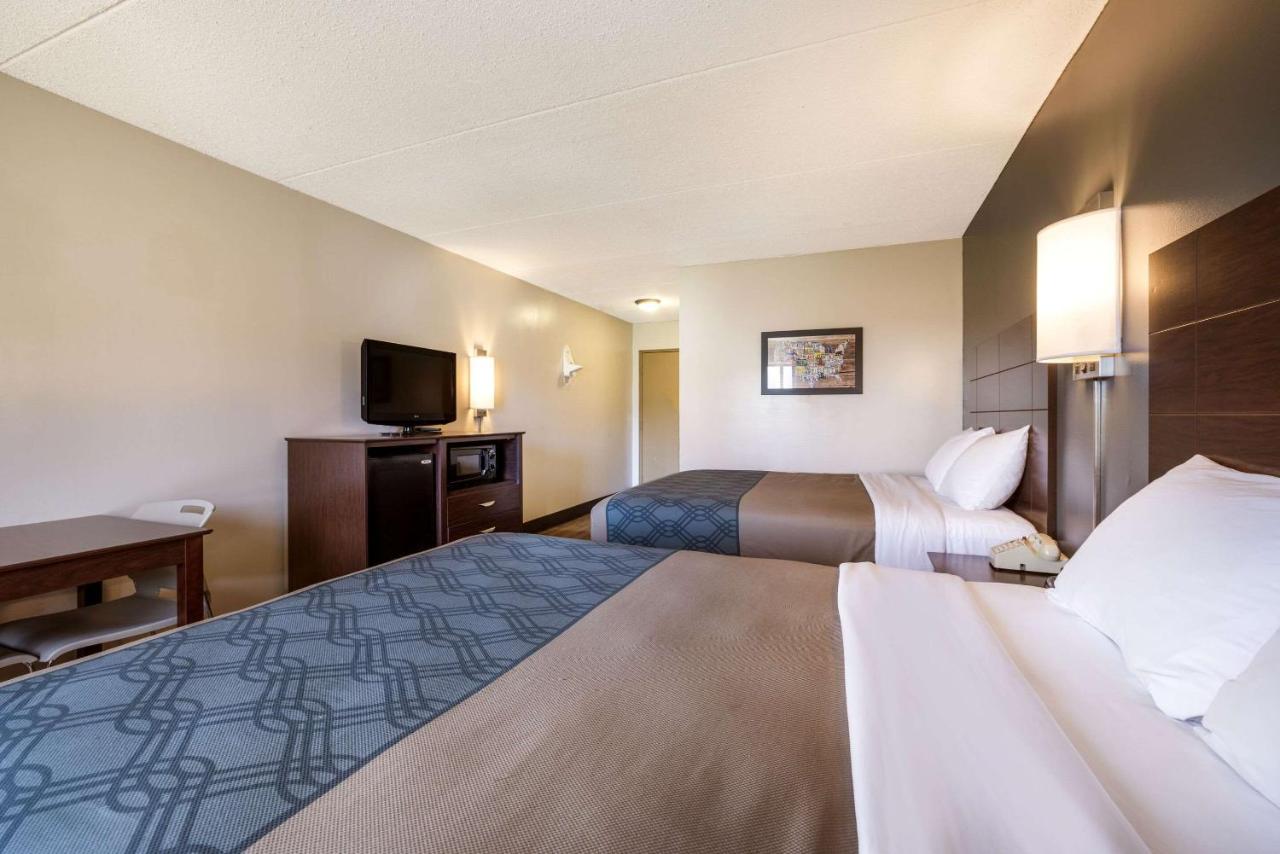 | Econo Lodge Darien Lakes