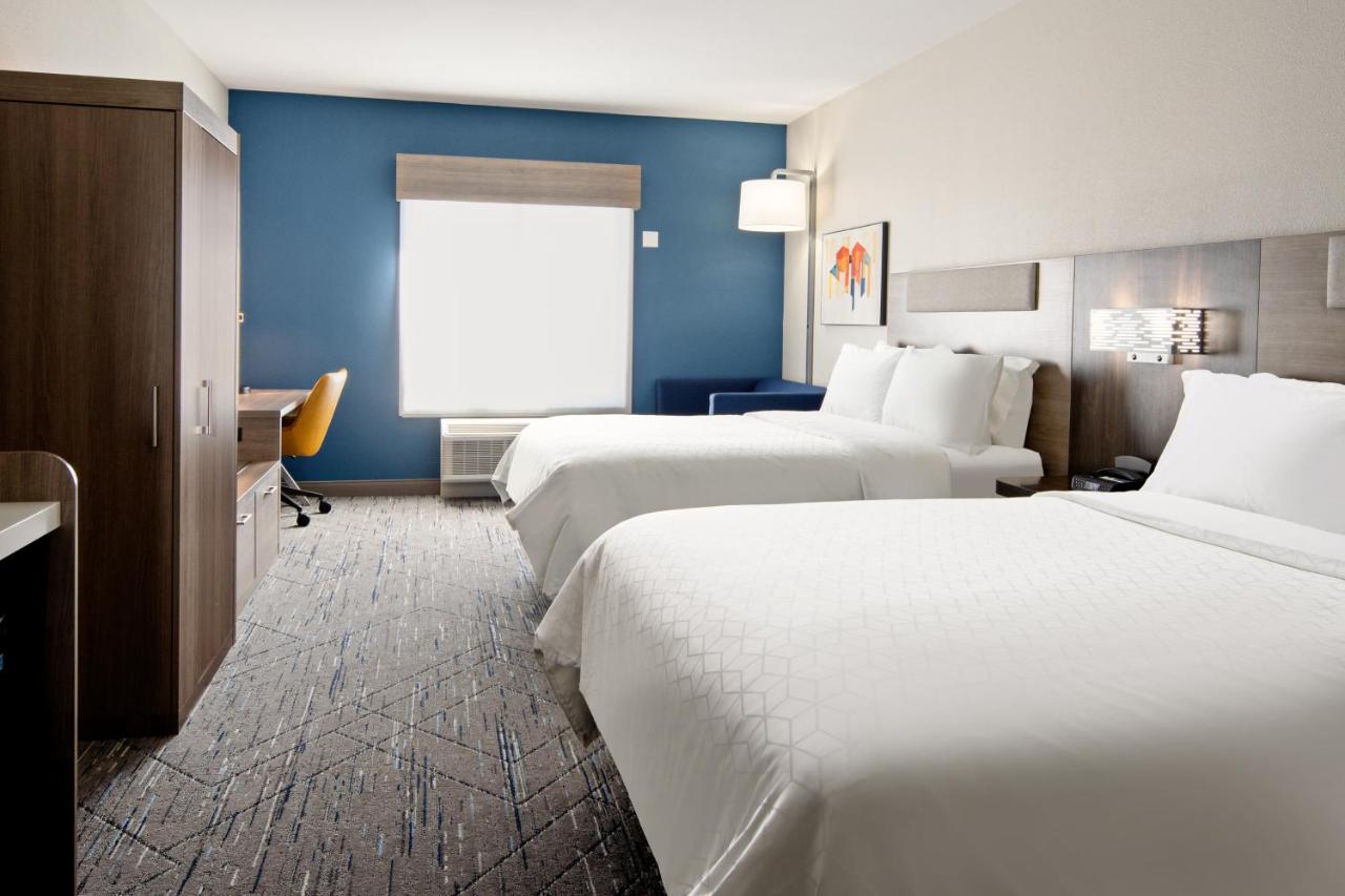 | Holiday Inn Express & Suites - Palm Desert - Millennium, an IHG Hotel