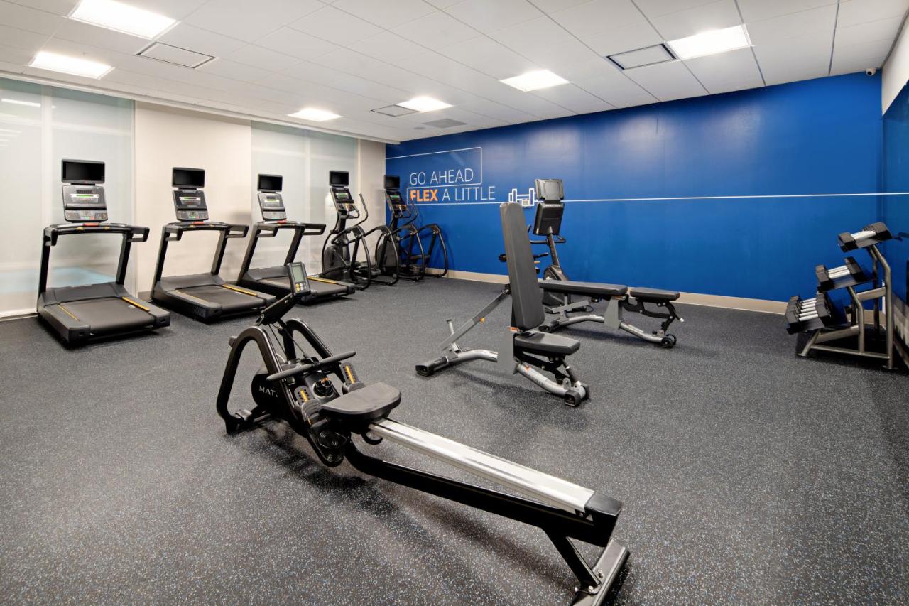 | Holiday Inn Express & Suites - Palm Desert - Millennium, an IHG Hotel