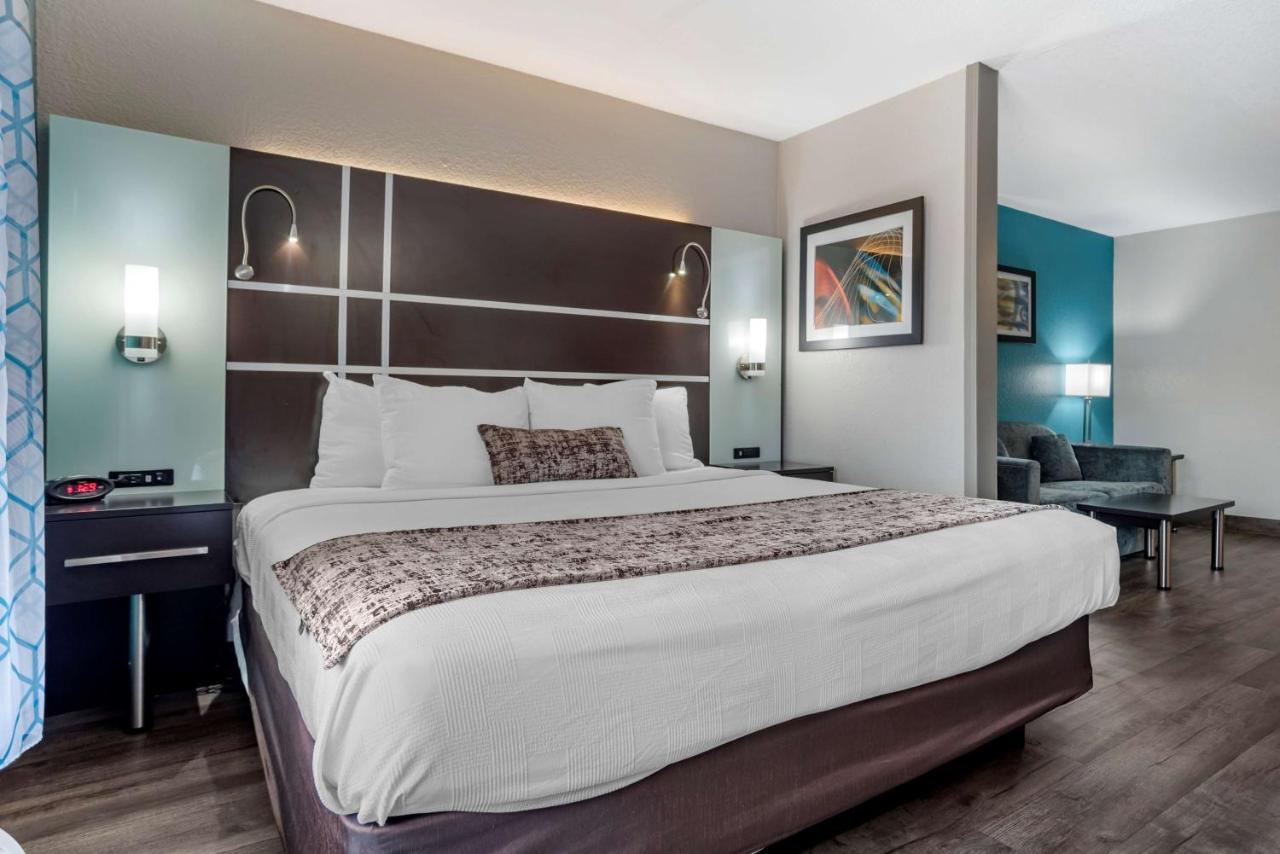 King Suite at Best Western Carlton Suites
