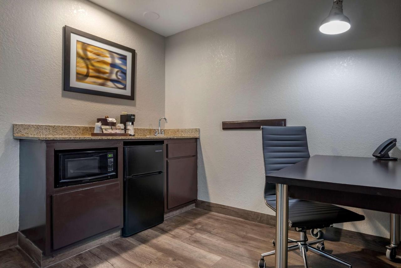 King Suite at Best Western Carlton Suites