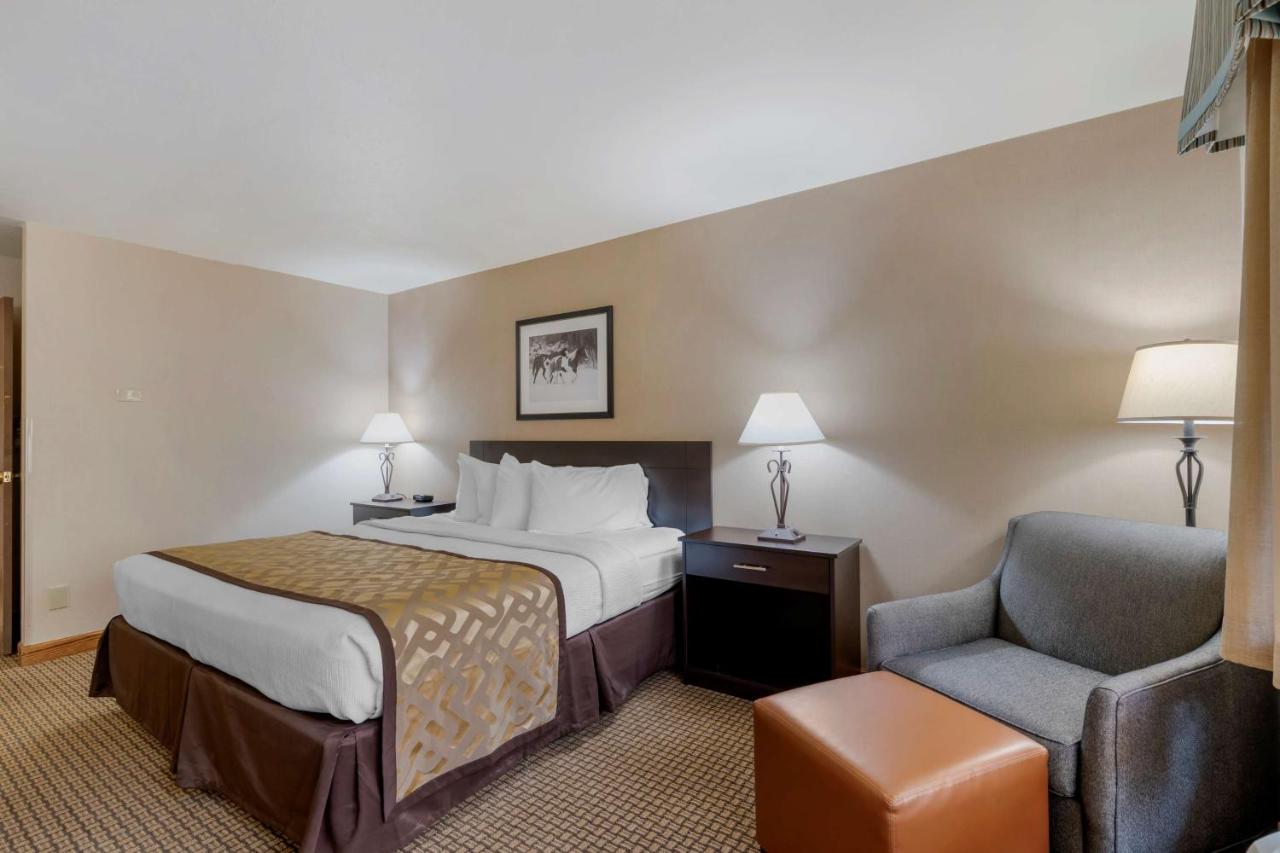 Queen Room - Non-Smoking at Best Western Pinedale Inn