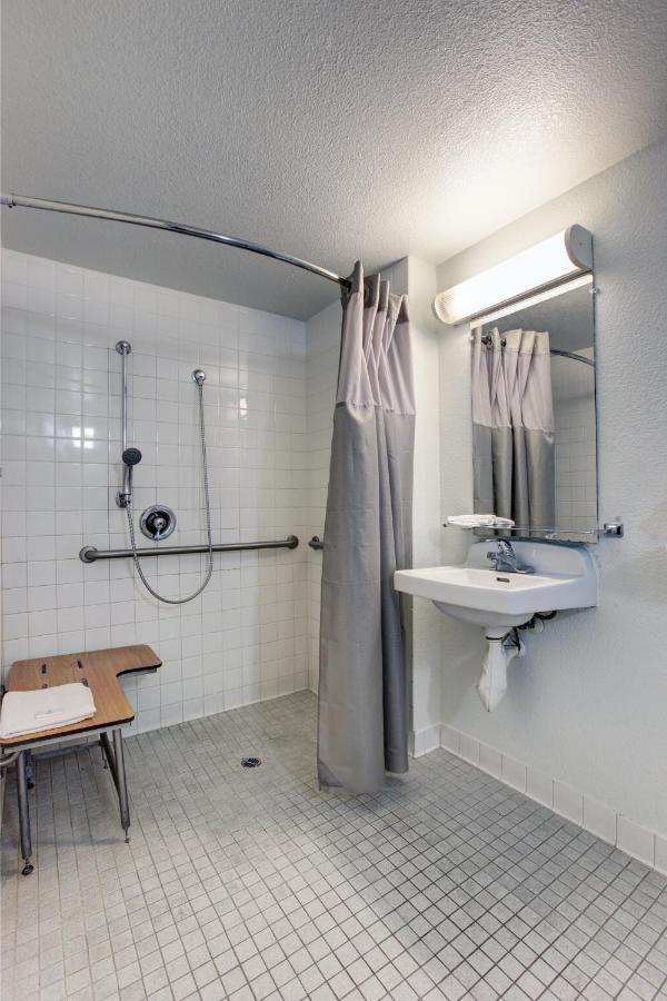 | Motel 6-Bellflower, CA - Los Angeles