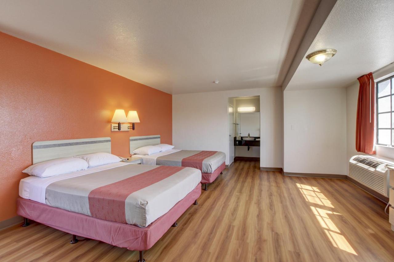 | Motel 6-Bellflower, CA - Los Angeles